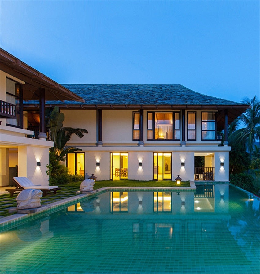 Modern Waterproof LED Wall Light for Indoor and Outdoor